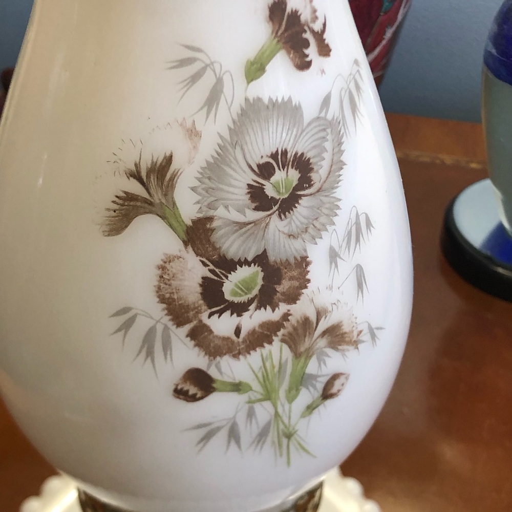 Vintage Milk Glass Hurricane Accent Lamp (As-Is)